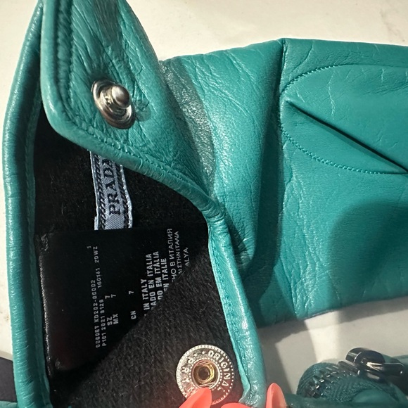 Prada gloves size 7 - Picture 7 of 10